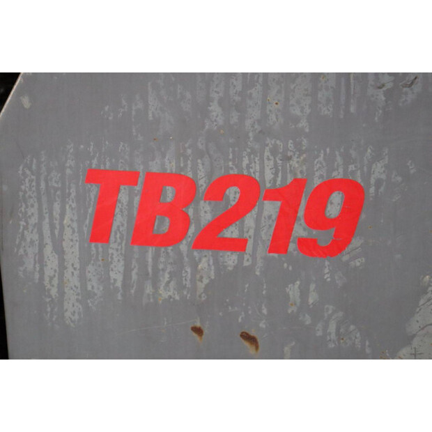 2014 تاكوتشي TB219-45052647