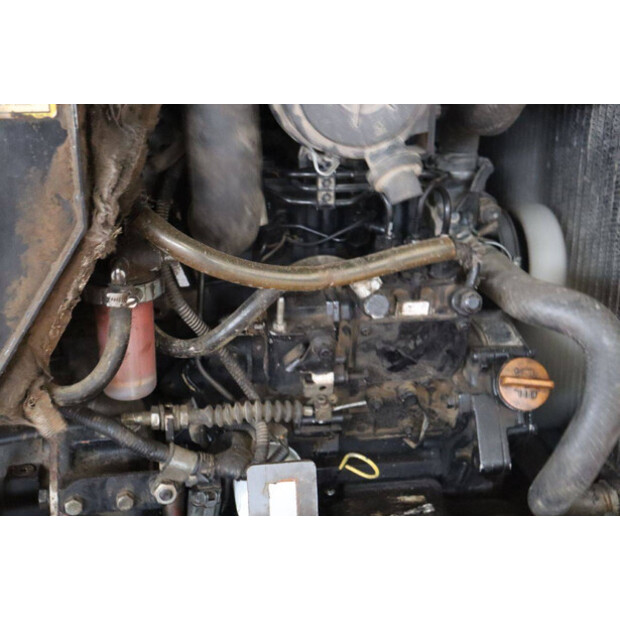 2014 تاكوتشي TB219-45052653