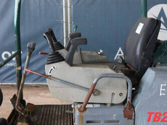 2014-takeuchi-tb219-1408075-45052655