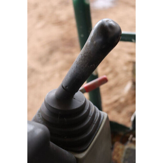 2014 تاكوتشي TB219-45052658