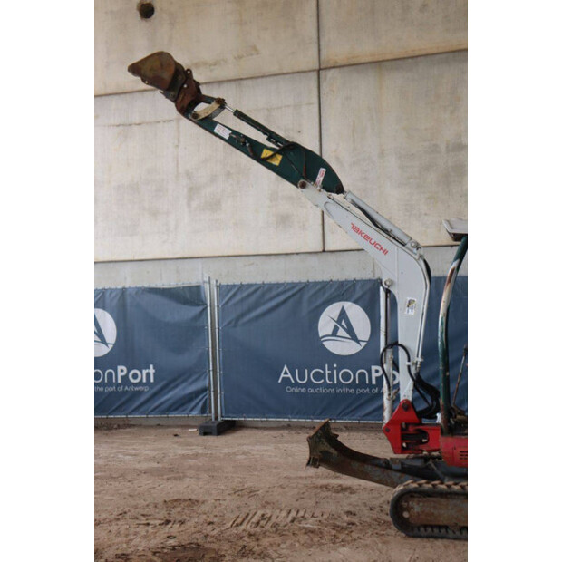 2014 تاكوتشي TB219-45052665