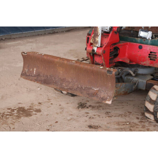 2014 تاكوتشي TB219-45052666