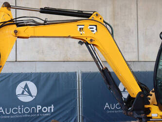 2010-jcb-8085-1408083-45052934