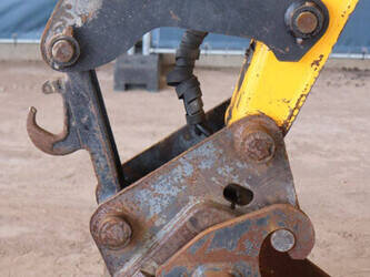 2010-jcb-8085-1408083-45052938