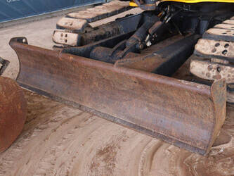 2010-jcb-8085-1408083-45052944