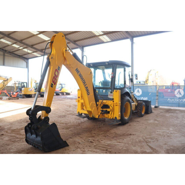 2017 New Holland B80B-SS-45053326