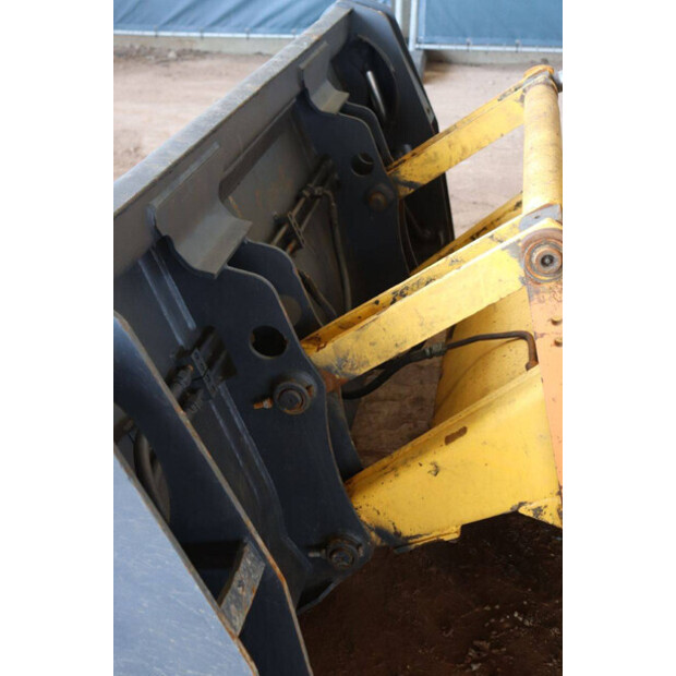 2017 New Holland B80B-SS-45053334