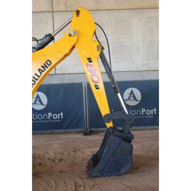 2017 New Holland B80B-SS-45053342