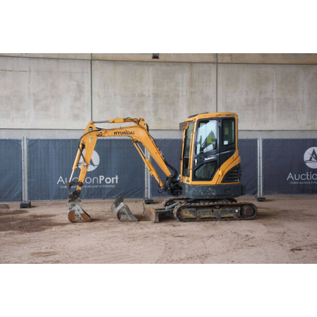 2018 هيونداي Robex25Z-9AK-45053983