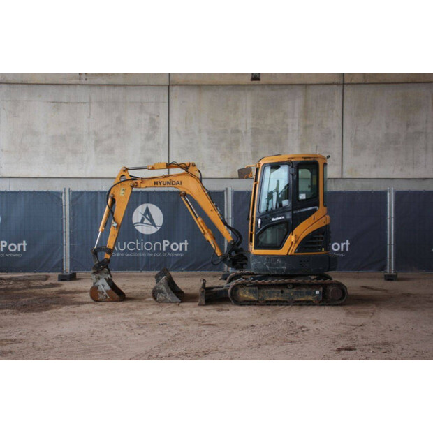 2018 هيونداي Robex25Z-9AK-45053984