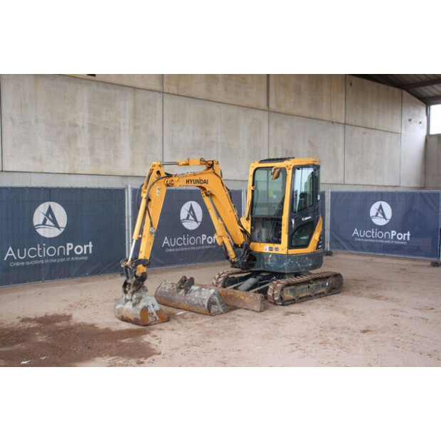 2018 هيونداي Robex25Z-9AK-45053990