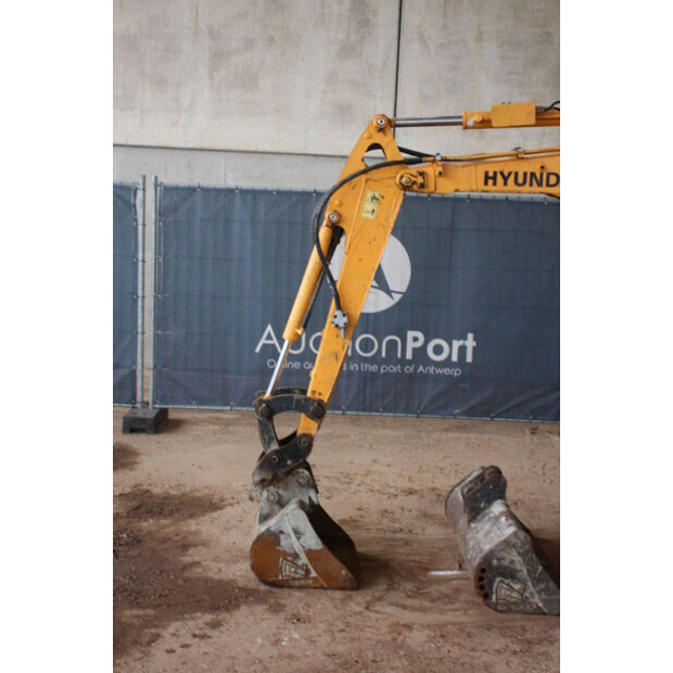 2018 هيونداي Robex25Z-9AK-45053992