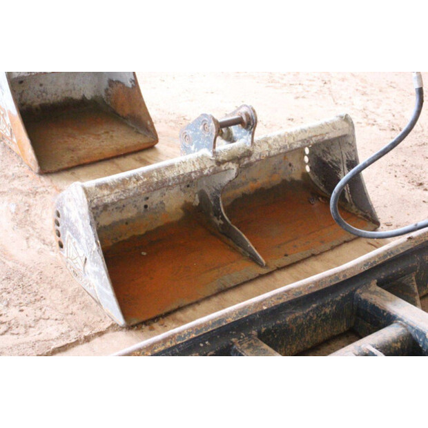 2018 هيونداي Robex25Z-9AK-45053996