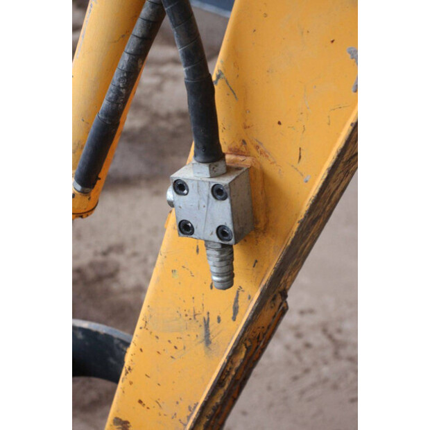 2018 هيونداي Robex25Z-9AK-45054001