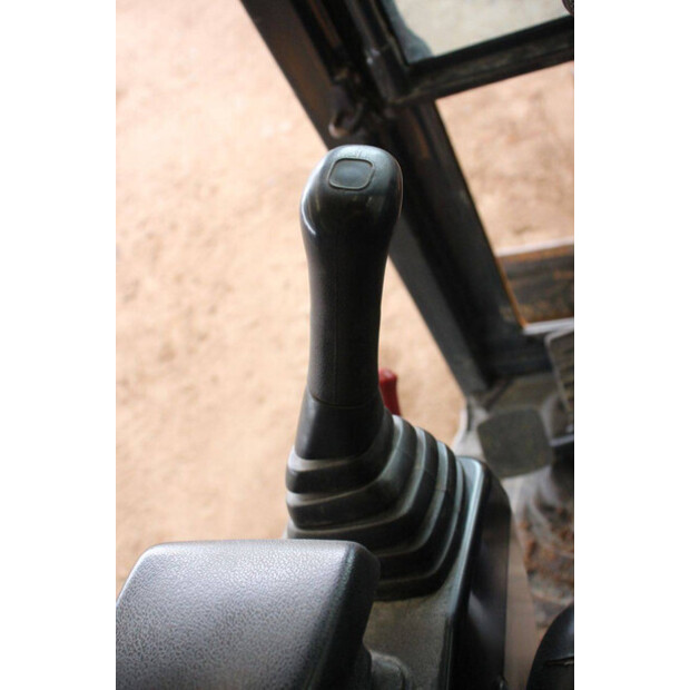 2018 هيونداي Robex25Z-9AK-45054013