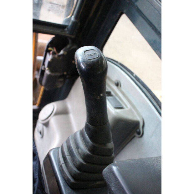 2018 هيونداي Robex25Z-9AK-45054014