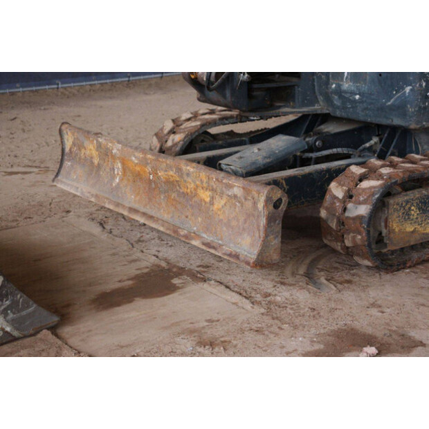 2018 هيونداي Robex25Z-9AK-45054019