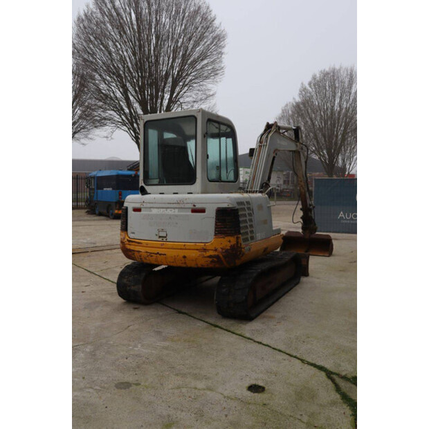 2000 تاكوتشي TB145-45054671