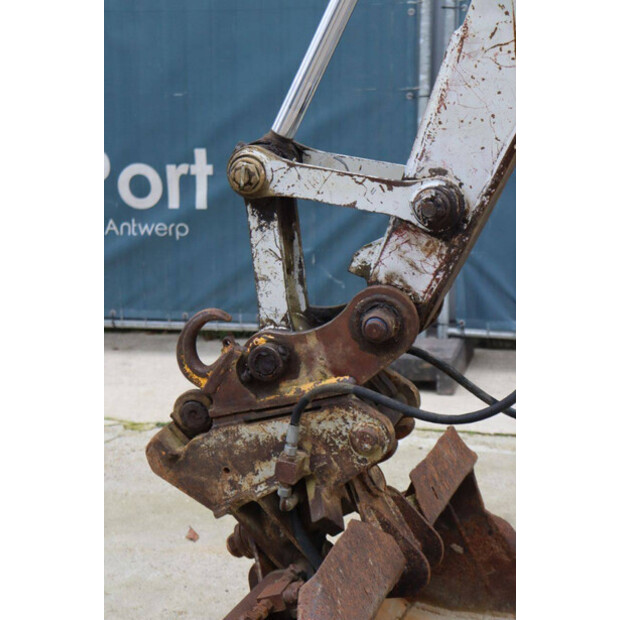 2000 تاكوتشي TB145-45054677