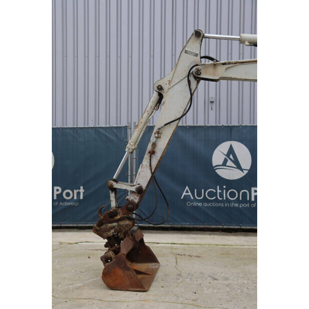 2000 تاكوتشي TB145-45054681