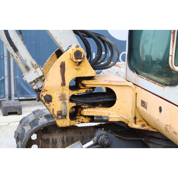 2000 تاكوتشي TB145-45054682