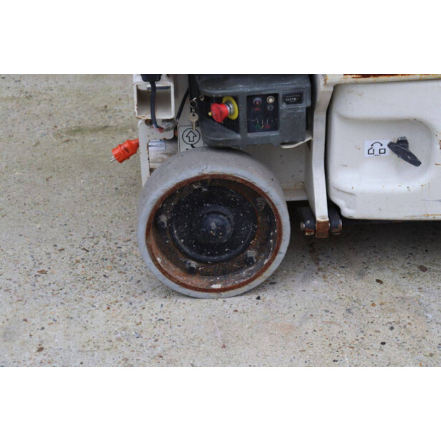 2014 جيه ال جي 1930 ES-45054959