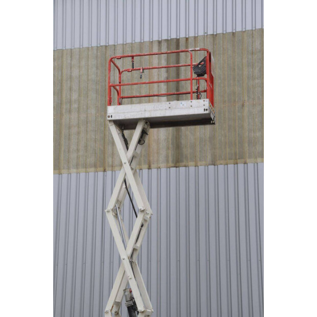 2014 جيه ال جي 1930 ES-45054973