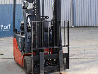 2016-toyota-8fbek18t-1408144-45055068