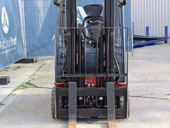 2016-toyota-8fbek18t-1408144-45055069