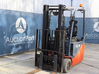 2016-toyota-8fbek18t-1408144-45055070