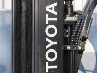 2016-toyota-8fbek18t-1408144-45055073