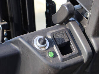 2016-toyota-8fbek18t-1408144-45055084