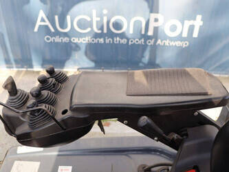 2016-toyota-8fbek18t-1408144-45055090