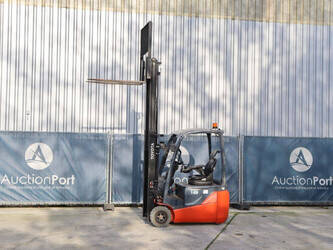 2016-toyota-8fbek18t-1408144-45055096