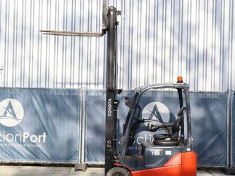 2016-toyota-8fbek18t-1408144-45055097