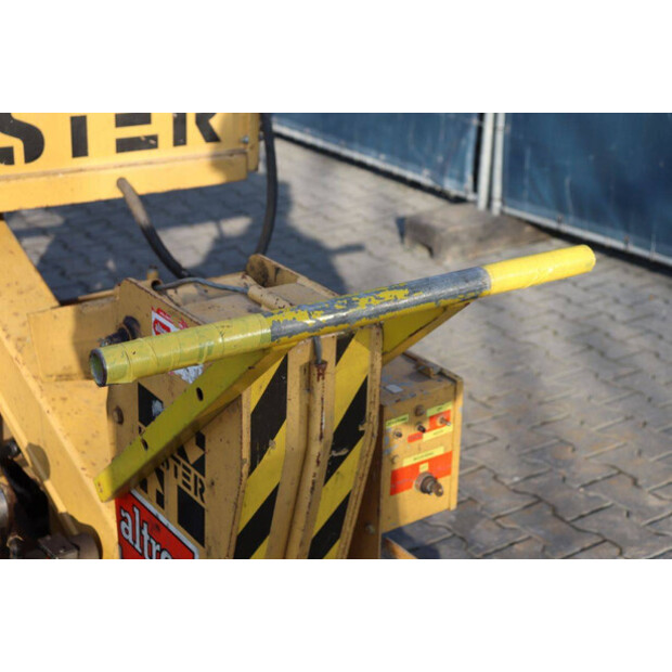 1980 هايستر M-15-45055479