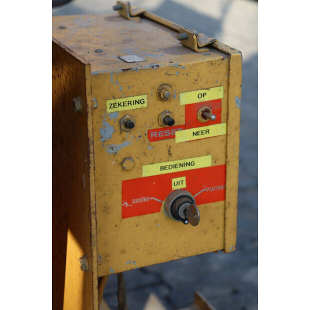 1980 هايستر M-15-45055480