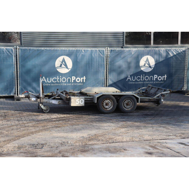 بريان جيمس P-STB-T-022-45055510