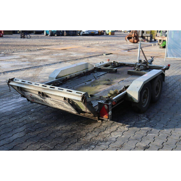 بريان جيمس P-STB-T-022-45055515