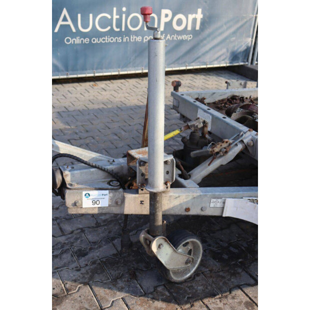 بريان جيمس P-STB-T-022-45055521