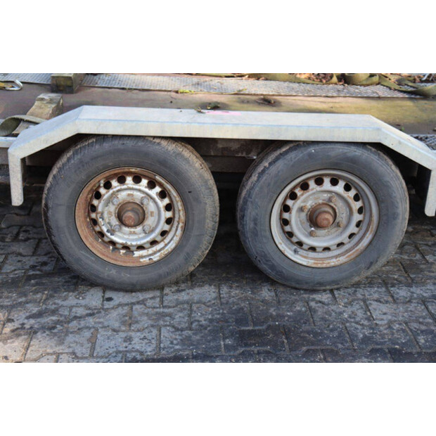 بريان جيمس P-STB-T-022-45055525