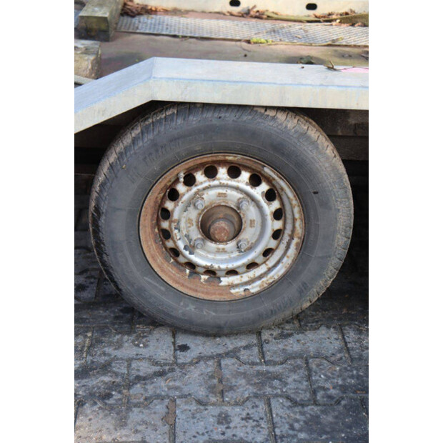 بريان جيمس P-STB-T-022-45055526