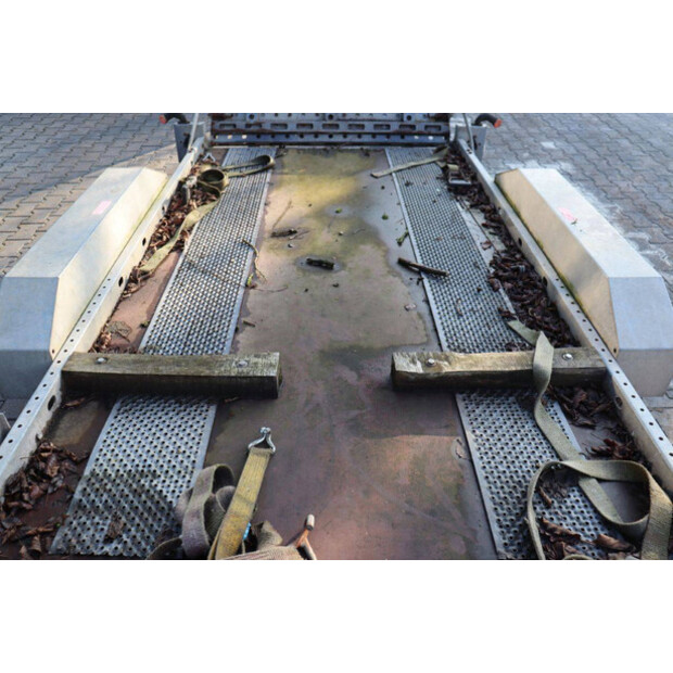 بريان جيمس P-STB-T-022-45055529