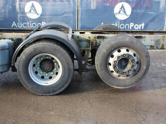 2015-daf-cf-euro-6-45055925