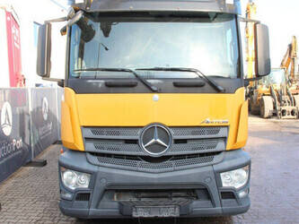 2014-mercedes-benz-antos-2540-1408171-45056077