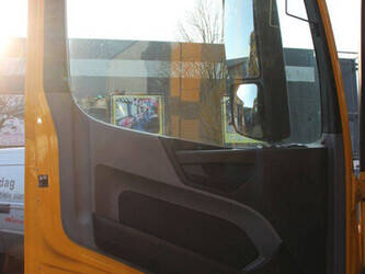 2014-mercedes-benz-antos-2540-1408171-45056103