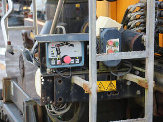 2014-mercedes-benz-antos-2540-1408173-45056185