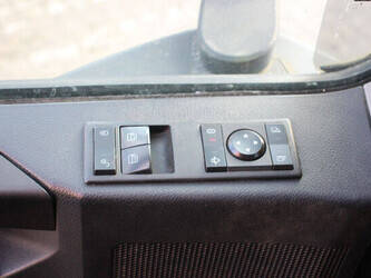 2014-mercedes-benz-antos-2540-1408173-45056195