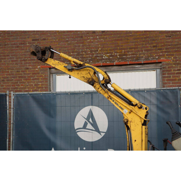 New Holland E10SR-45057931