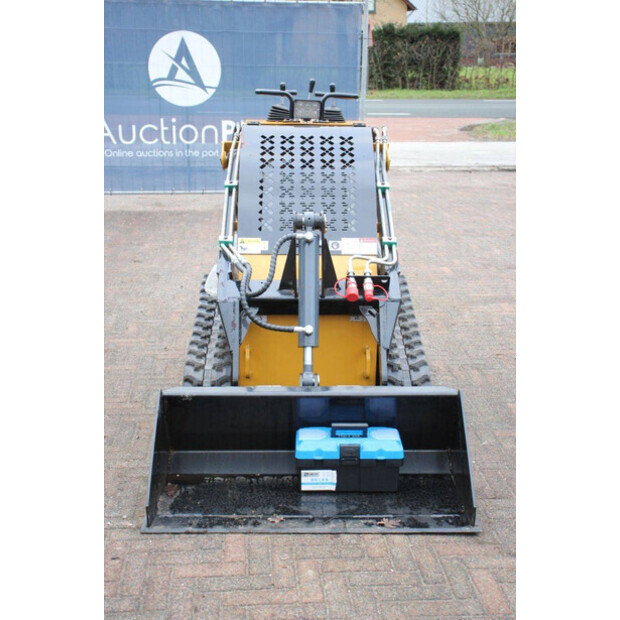 2025 LH T360-45058174